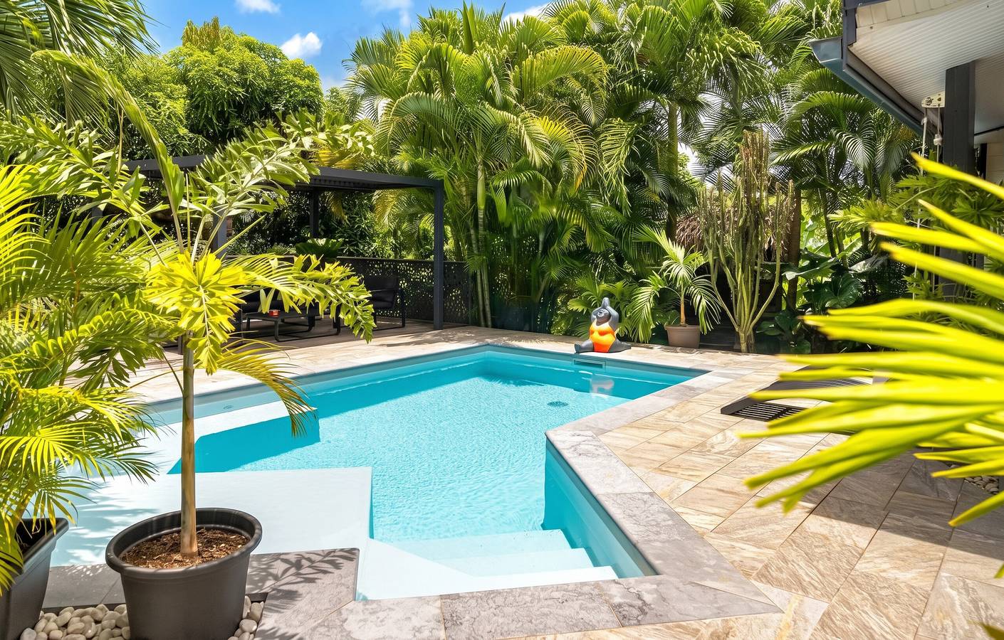 Villa elegante con jardín y piscina privada en Lamentin. in Le Lamentin, Martinica
