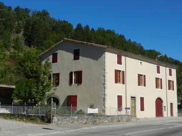 Gîte pour 5 personnes, avec jardin et terrasse, animaux acceptés dans la Drôme