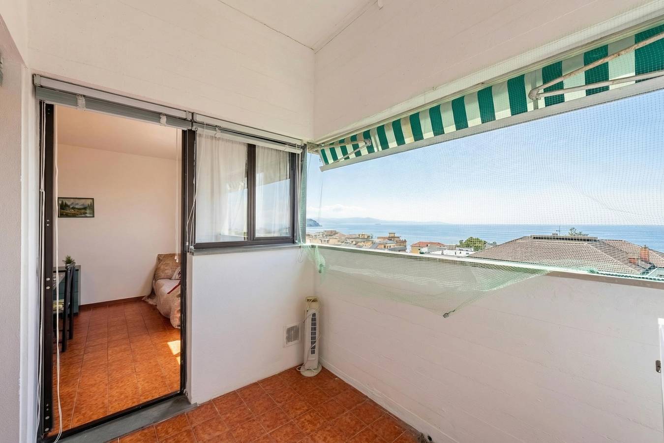 Appartement entier, Acqua Marina 800m from the sea in Cogoleto, Riviera di Ponente