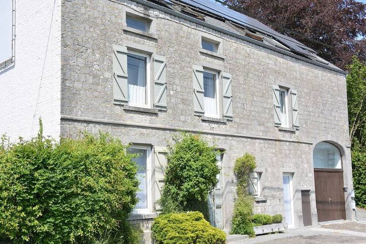 Maison de vacances pour 22 personnes, avec jardin et terrasse à Anhée