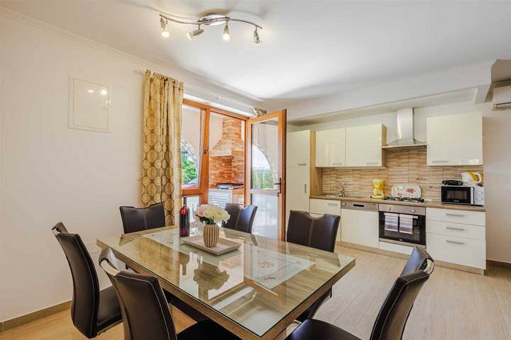 Ferienwohnung für 6 Personen, mit Terrasse auf Krk