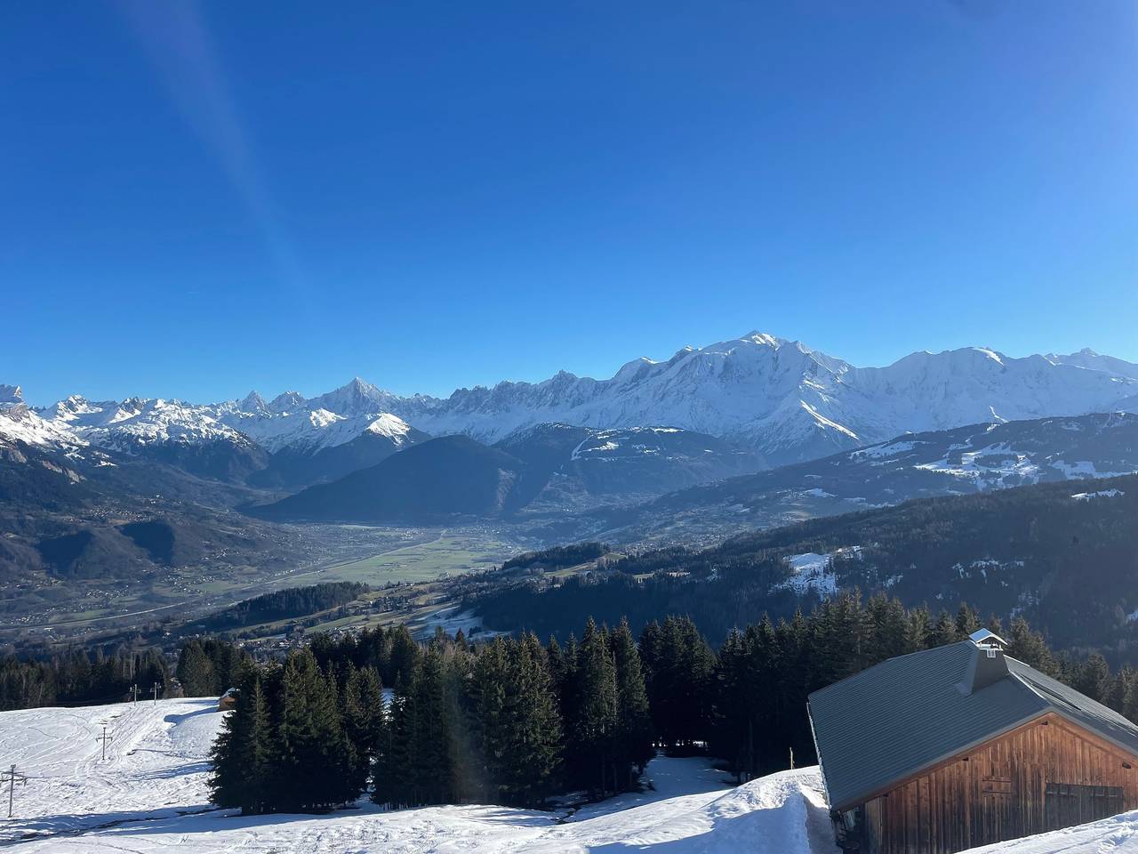 Chalet 'Face Au Mont Blanc, Südlage' mit Bergblick, privater Terrasse und Wlan in Cordon, Pays du Mont-Blanc