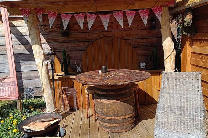 Gîte pour 2 personnes, avec jardin à Boucé