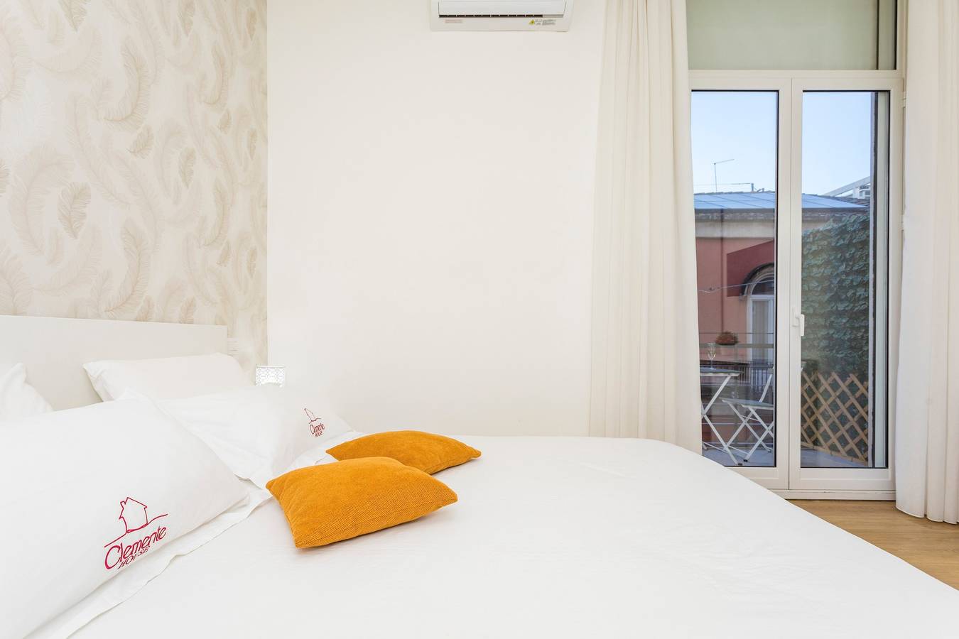 Clemente House Catania Centro - Chic Double Room with Private Bathroom in Catania, Catania Province