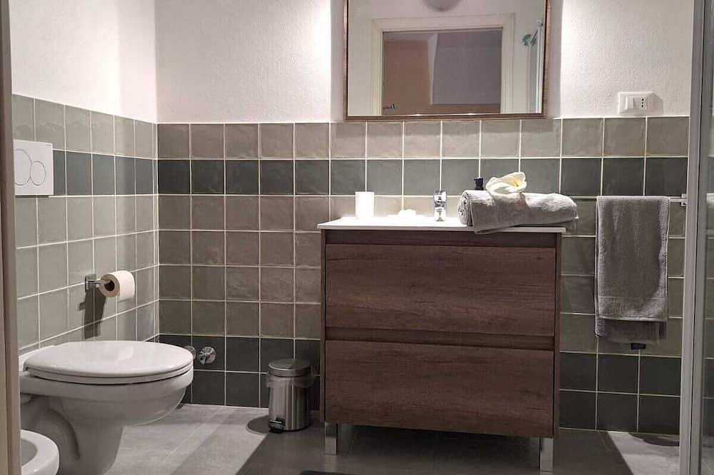 Casa Iris Situata in Centro Paese a Pochi Minuti da Mare e Montagne in Cisano sul Neva, Riviera di Ponente