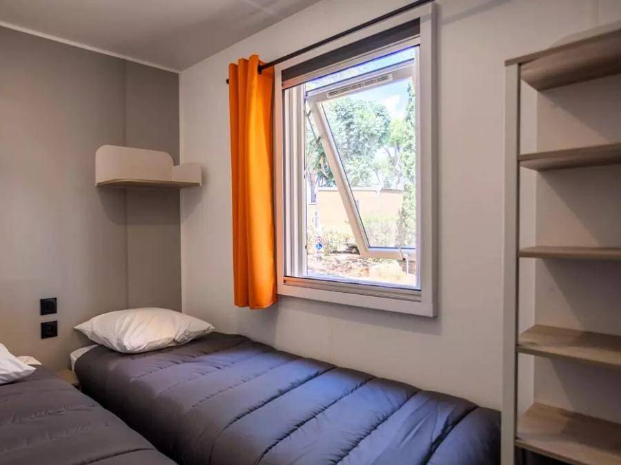 Camping maeva Escapades Le Hameau des Pins - Mobilhome 6 personas - Mobile-Home Riviera 4 Habitaciones 6 Personas Aire Acondicionado in La Moutone, La Crau