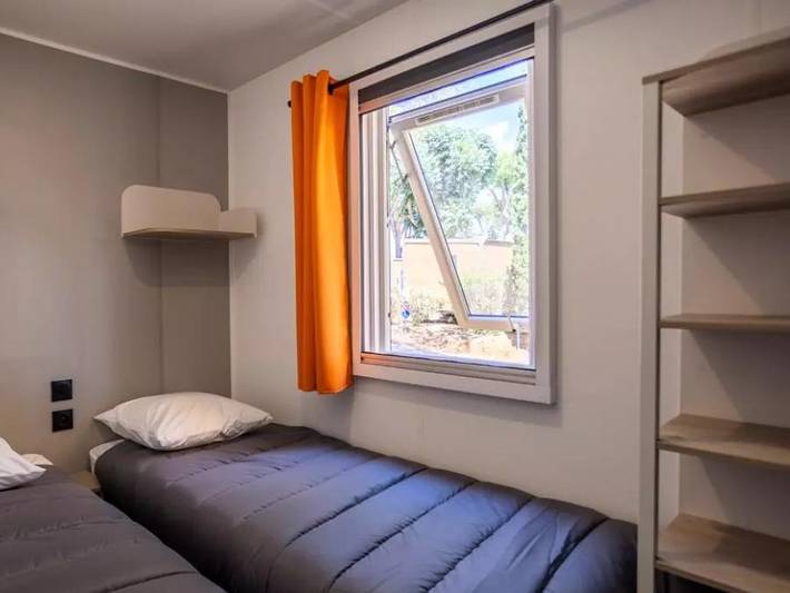 Camping Le Hameau des Pins - Mobilhome 6 personnes - Mobil-Home Riviera 4 Pièces 6 Personnes Climatisé in La Moutone, La Crau