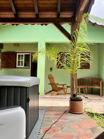 Gîte pour 2 personnes, avec jardin et jacuzzi à Capesterre-Belle-Eau