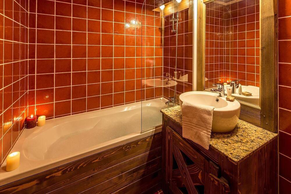Entire apartment, Chalet in Les Arcs with Heated Pool in Les Arcs, Bourg-Saint-Maurice