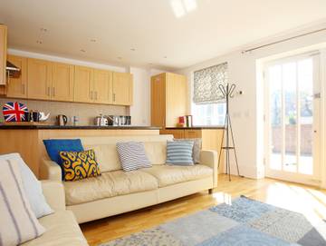 Log Cabin for 4 People in Whitstable, Kent, Photo 1