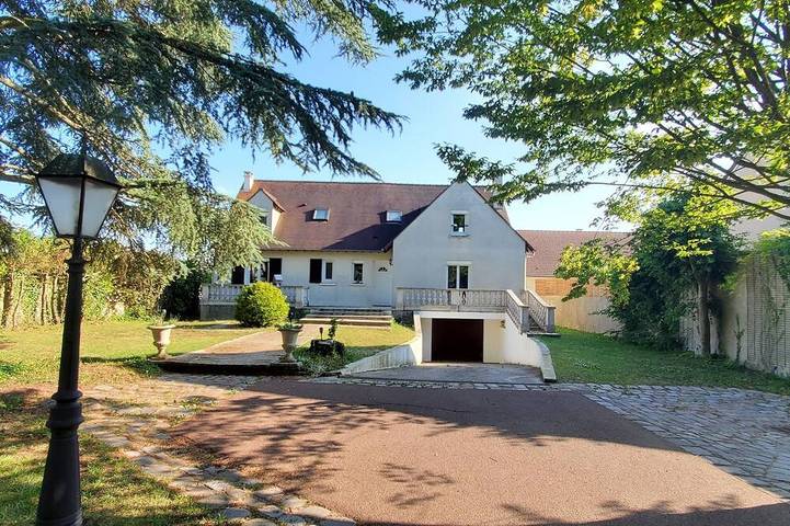 Gîte pour 4 personnes, avec Terrasse et Jardin à Le Mesnil-Saint-Denis