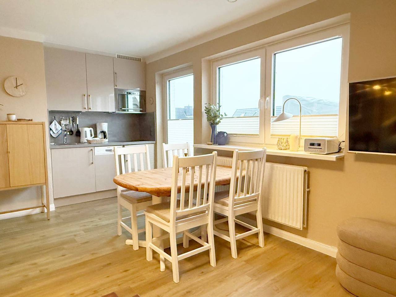 Ganze Wohnung, Modern gestaltetes Ferienappartement in ruhiger und strandnaher Lage in Wenningstedt, Sylt
