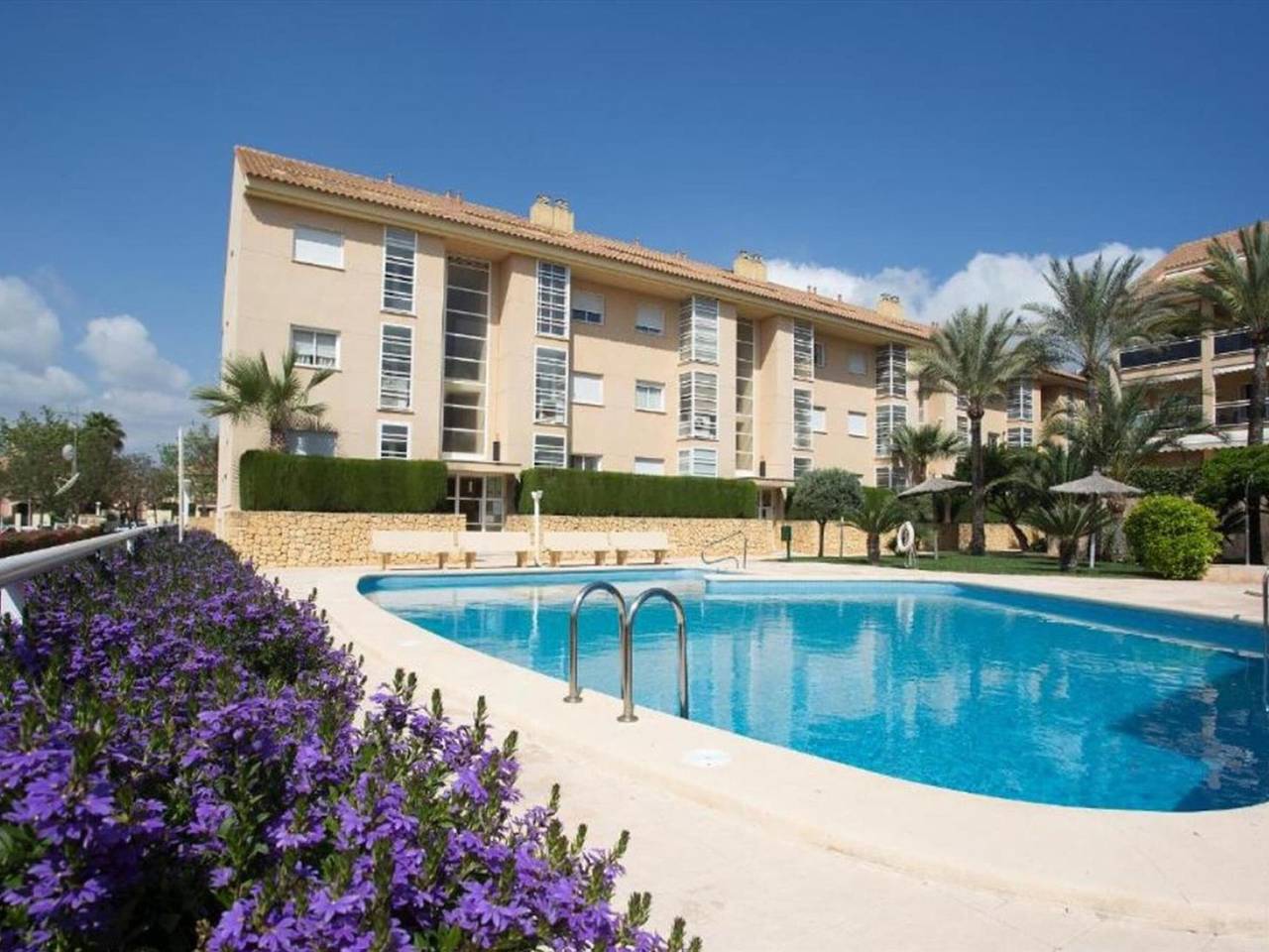 Hel lejlighed, Modern apartment in Javea near the beach with air conditioning in Javea Port, Jávea