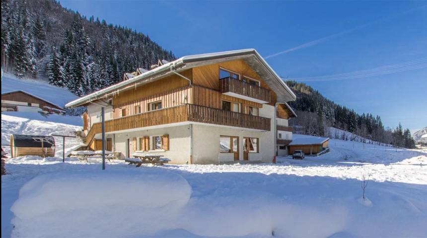 Vakantiewoning voor 10 personen, with Balkon and Whirlpool as well as Tuin and Sauna in Abondance