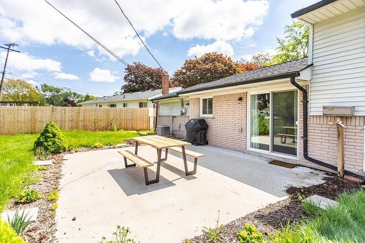 Vacation rental for 10 people, with yard and balcony in Macomb County