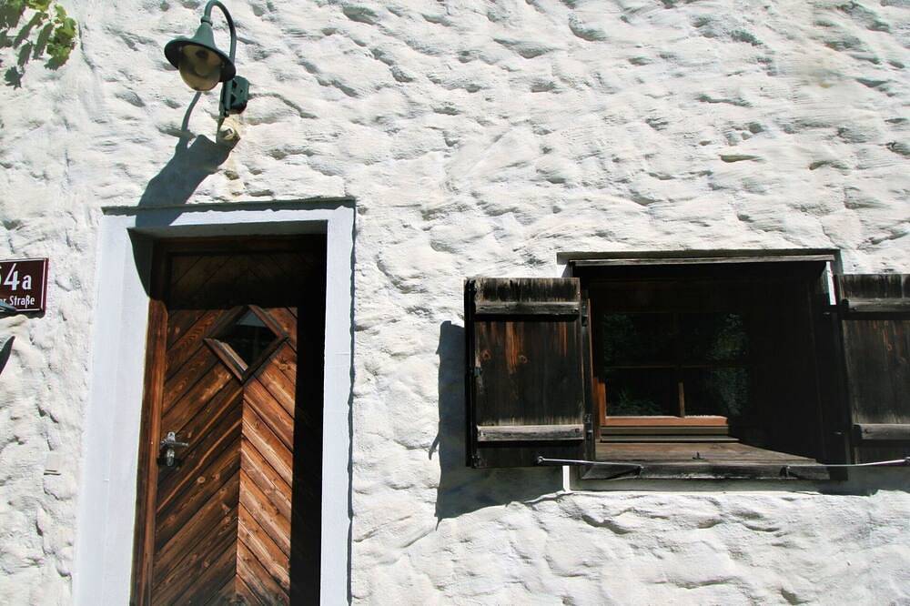 Atemberaubendes alleinstehendes Ferienhaus mit  W-Lan, Tv, Terrasse, Panoramablick und Parkplatz in Innsbruck, Innsbruck und Umgebung
