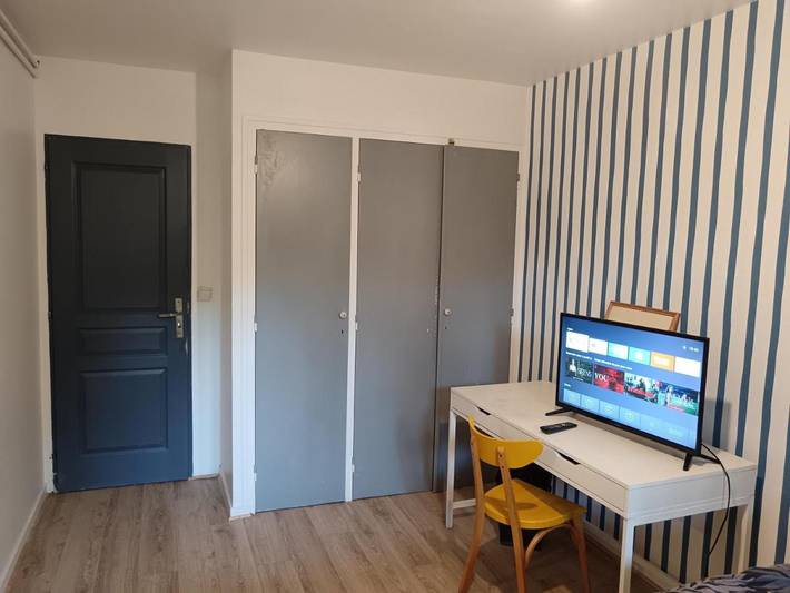 Location de vacances pour 2 personnes, avec terrasse ainsi que piscine et jardin à Mérignac - 4