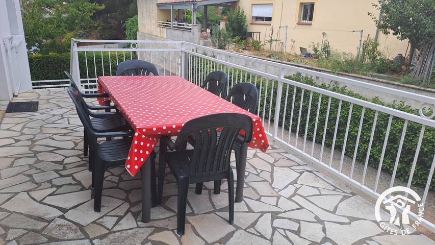 Gîte pour 6 personnes, avec Terrasse et Jardin