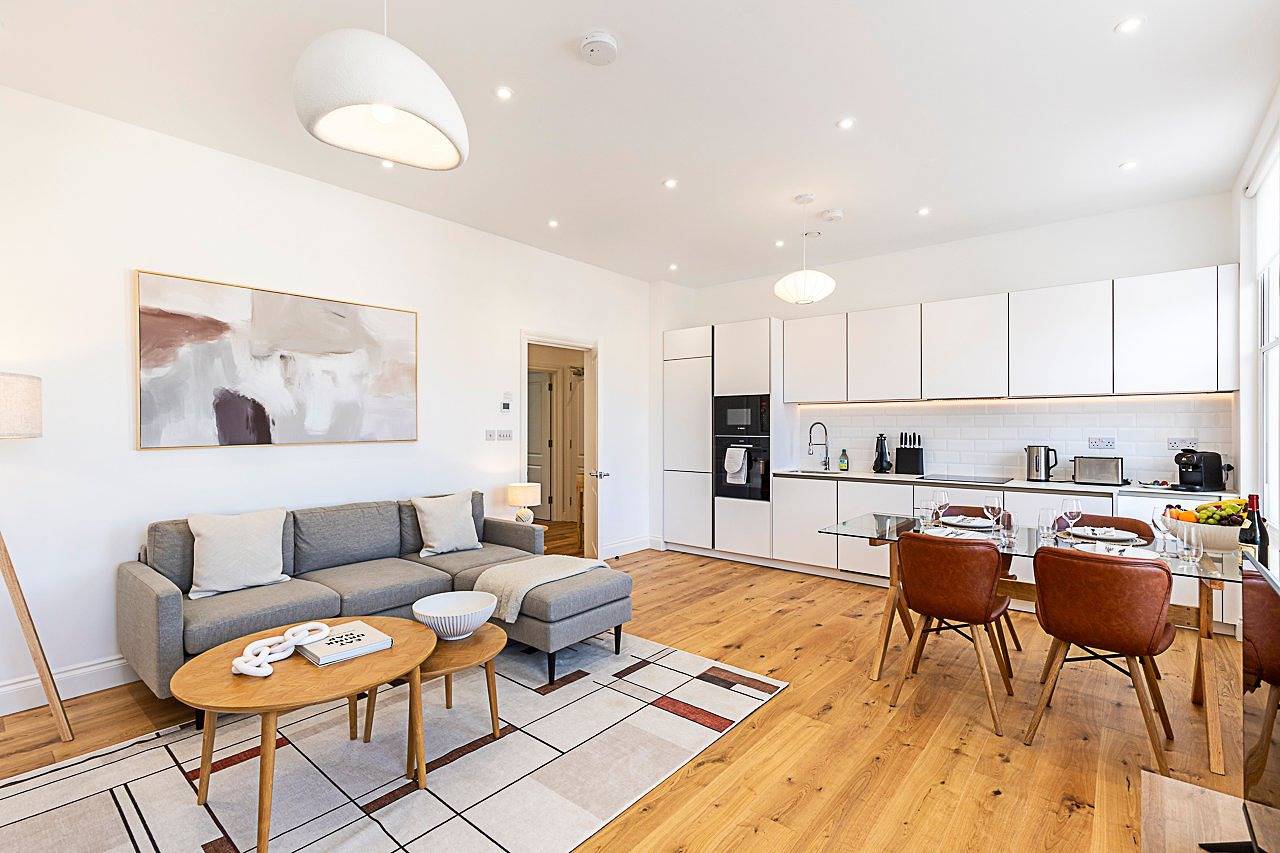 Entire apartment, Stylish Chelsea Escape with Private Outdoor Oasis! in Kensington and Chelsea, London