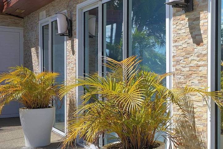 Gîte pour 6 personnes, avec jardin ainsi que piscine et terrasse dans Plage de Boucan Canot - 3