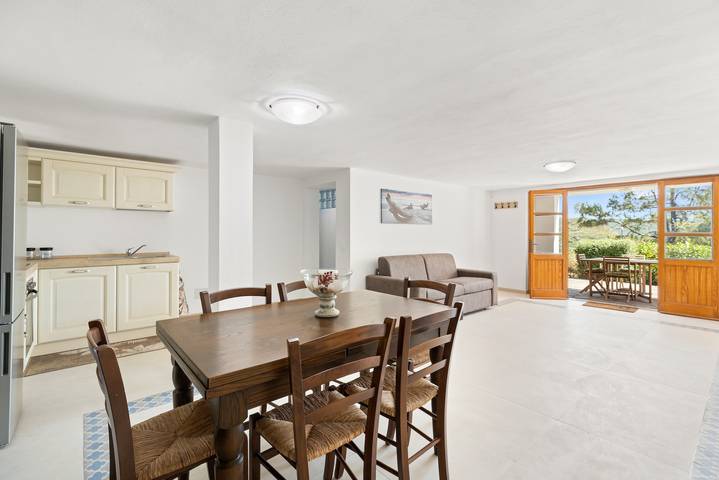 Apartamento entero, Apartamento 'Giagiumar' con vistas al mar, terraza privada y aire acondicionado. in Torre dei Corsari, Arbus (Municipio)