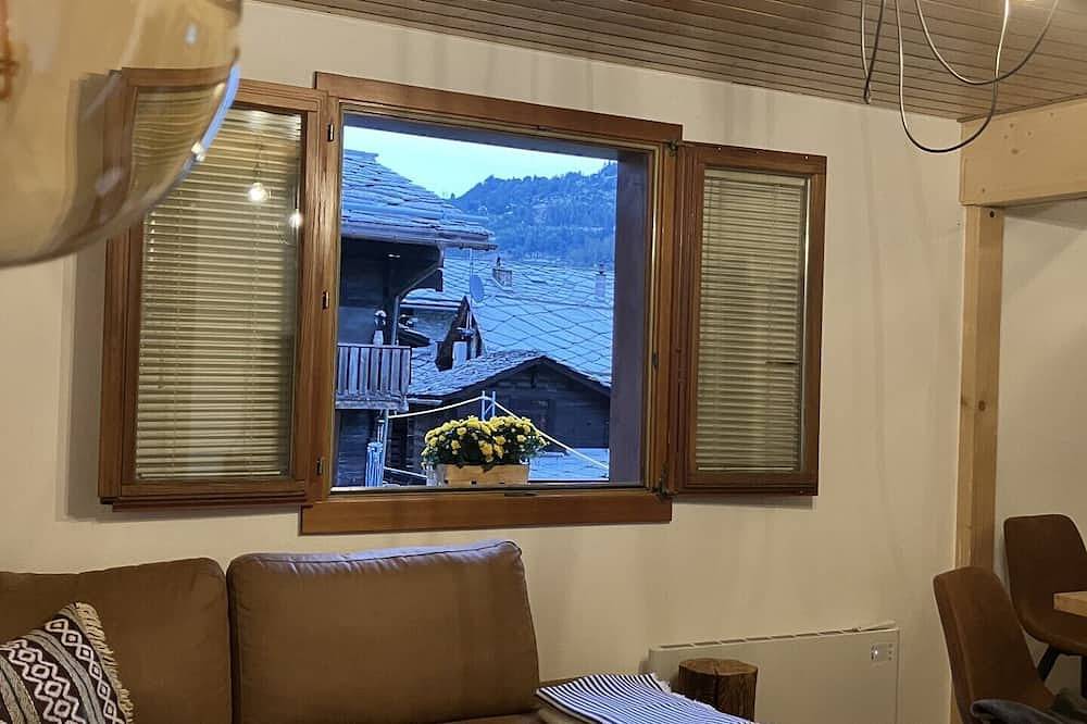 Lonyˋs Wanderlust: Dein Alpines Base Camp im Herzen von St. Niklaus. in St. Niklaus, Walliser Alpen