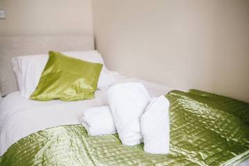 Holiday Home for 4 People in Plymouth, South West England, Photo 2