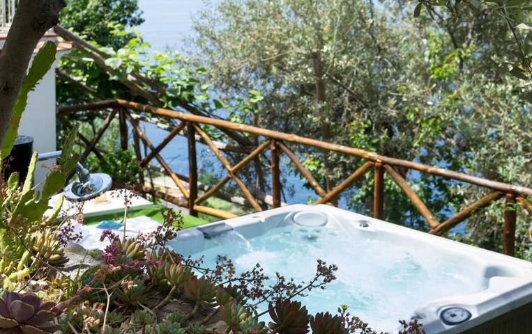 B&b per 2 persone, con Balcone e Terrazza nonché Idromassaggio e Giardino a Praiano