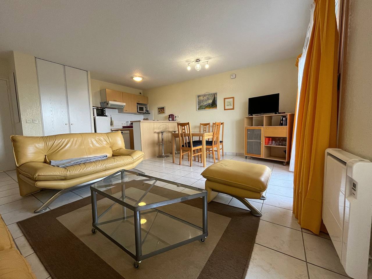 Appartement entier, Appartement familial avec piscine, wifi et parking in Publier, Région de Thonon-les-Bains