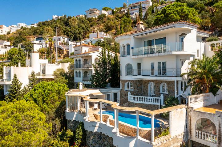 Holiday rental for 8 people, with Balcony and Terrace as well as Garden in Roses