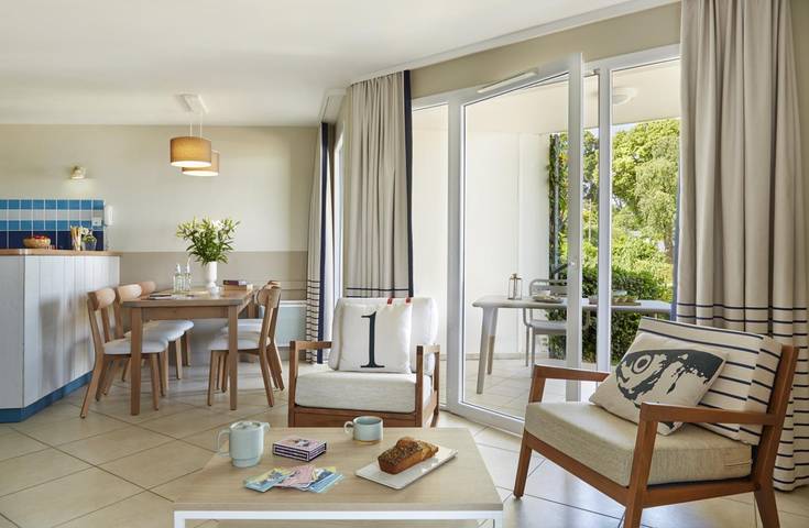 Gîte pour 6 personnes, avec jardin ainsi que piscine et terrasse, adapté aux familles à Douarnenez - 2