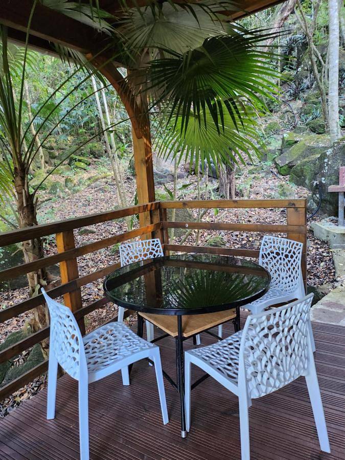 Tente pour 4 personnes, avec piscine et jardin ainsi que terrasse et vue dans DOM-TOM - 4