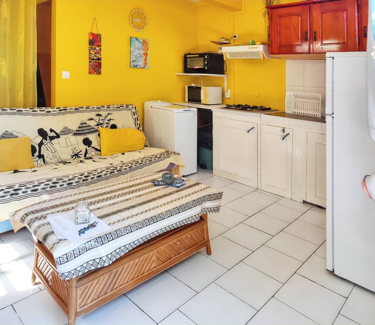 Entire studio, Studio with Sea View in Marigot - 30 sqm - Garden in Vieux-Habitants, Guadeloupe (Caribbean)