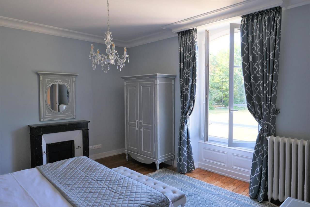 Chateau Vary and Loire Valley Cottages in Jarzé, Région d'Angers