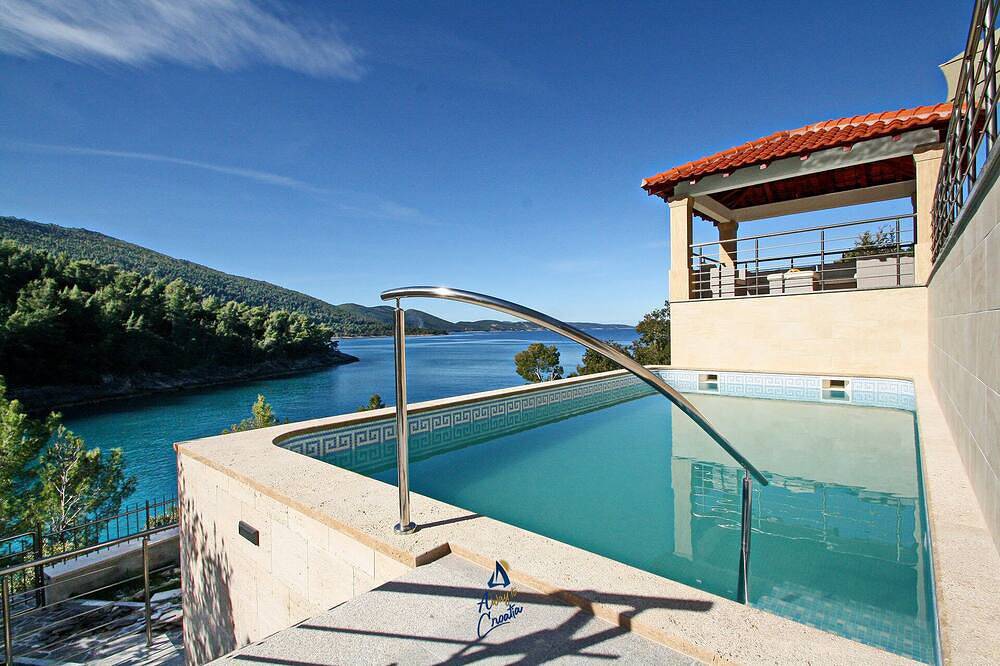 Casa vacanza a Čara a partire da 855€ a notte