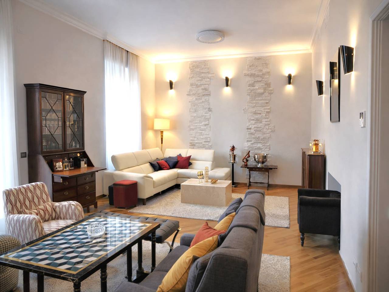Ganze Wohnung, Geräumige Wohnung in der Nähe des Lago Maggiore in Luino, Comune di Luino
