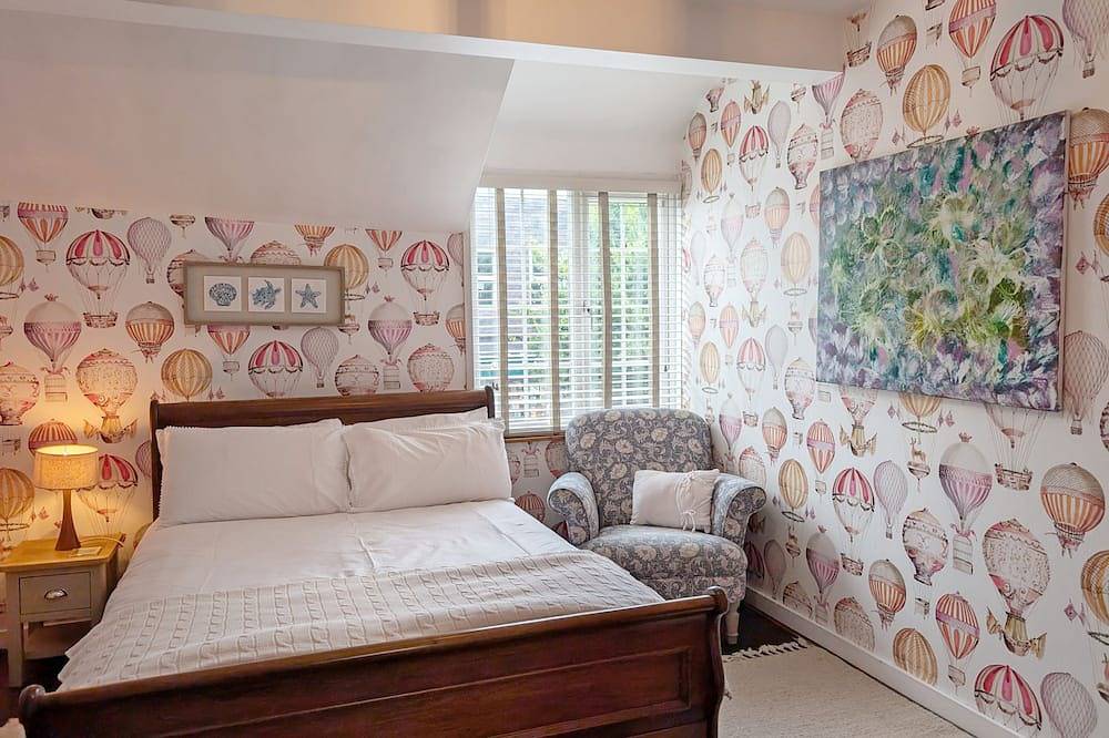 Robins Rest, Billingshurst - sleeps 4 guests  in 2 bedrooms in Billingshurst, South Downs