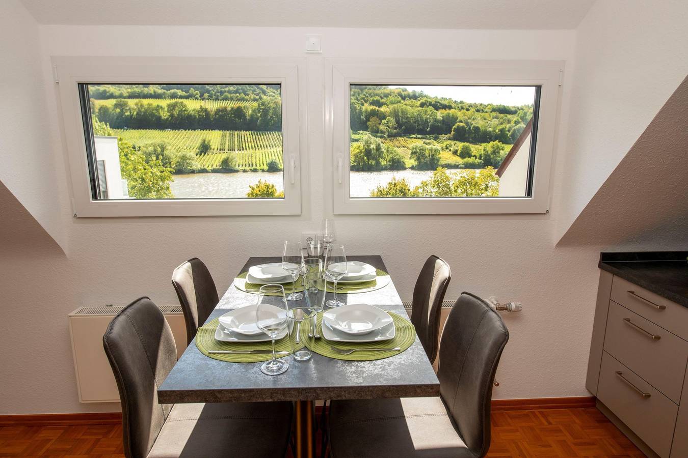 Entire holiday apartment, Ferienwohnung Dg in Merl, Zell (Mosel)