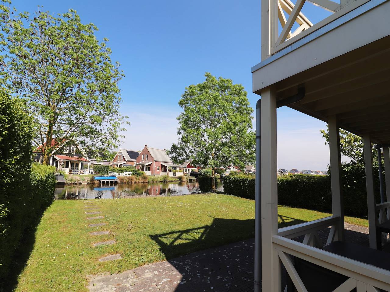 Bungalow in Südholland mit eigenem Steg in Bernisse, Niederländische Nordsee