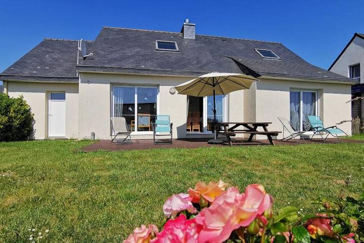 Location de vacances pour 6 personnes, avec terrasse et jardin, animaux acceptés à Saint-Nic - 2