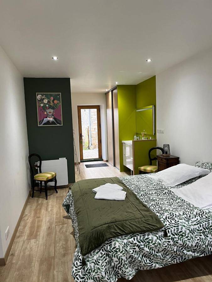 Location de vacances pour 6 personnes, avec Terrasse et Jardin à Montierchaume