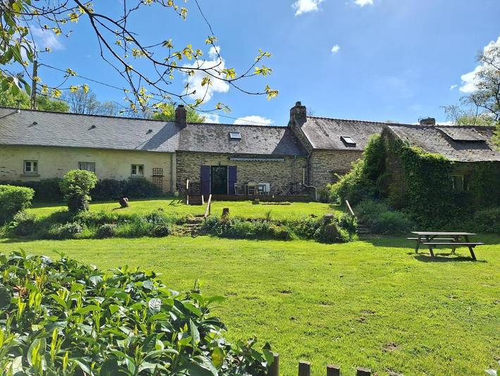 Location de vacances pour 4 personnes, avec Terrasse et Jardin à Laz
