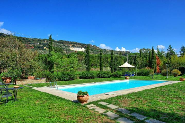 Villa for 8 personer, med pool, husdyr tilladt i Cortona