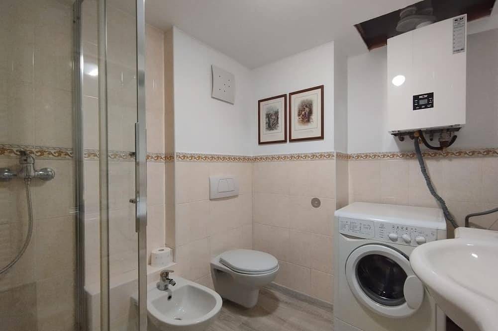 Entire apartment, Mantellini 2B -Small and cozy apartment in Domodossola, Comune di Domodossola