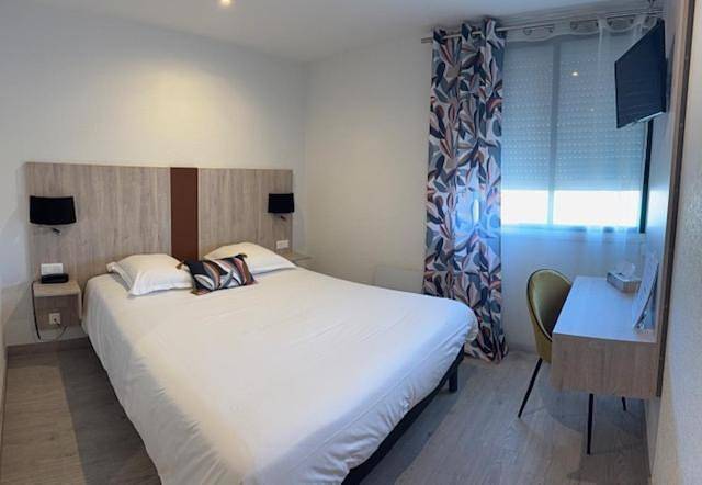 Hôtel pour 2 personnes, avec piscine ainsi que terrasse et jardin, animaux acceptés