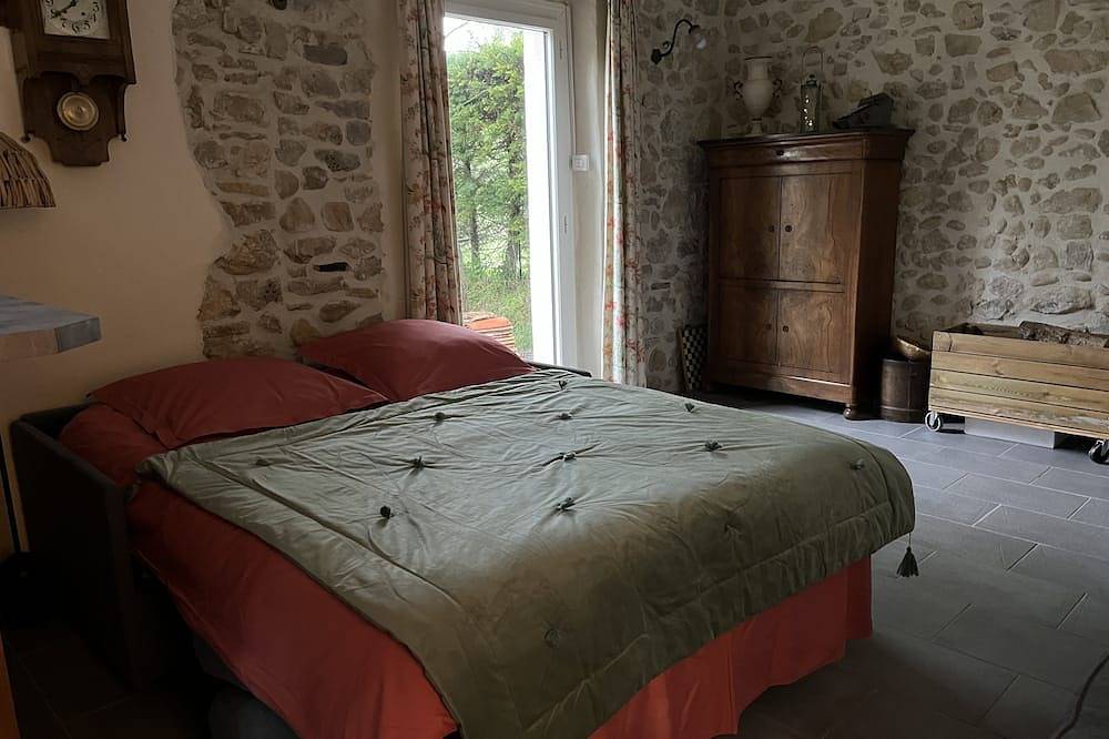 Télétravail  dans un gîte à la campagne. Repos et calme garanti ! in Bagard, Parc national des Cévennes