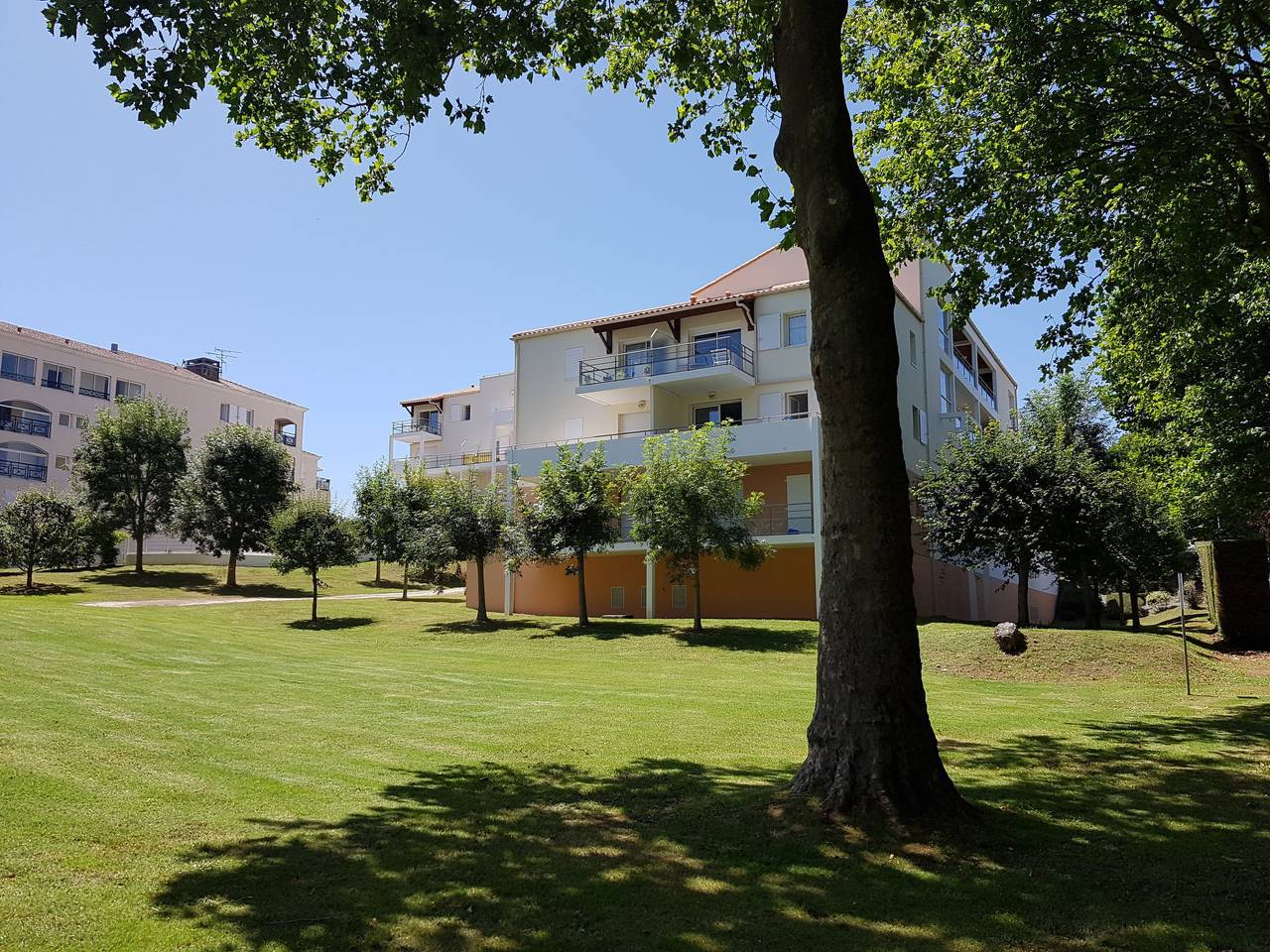 Entire apartment, Jardins de Pontaillac in Vaux-sur-Mer, Côte de Beauté
