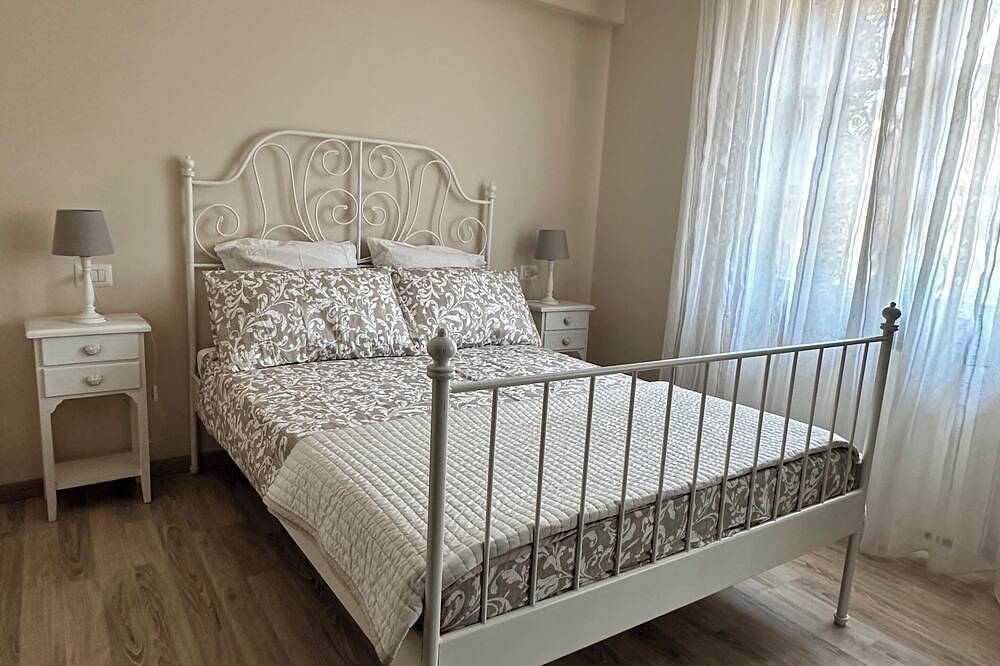 Appartamento intero, Appartamento in villa privata con parco e piscina ideale per famiglie con cani. in Arcore, Brianza