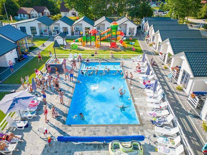 Ferienhaus für 5 Personen, mit Terrasse und Garten sowie Pool