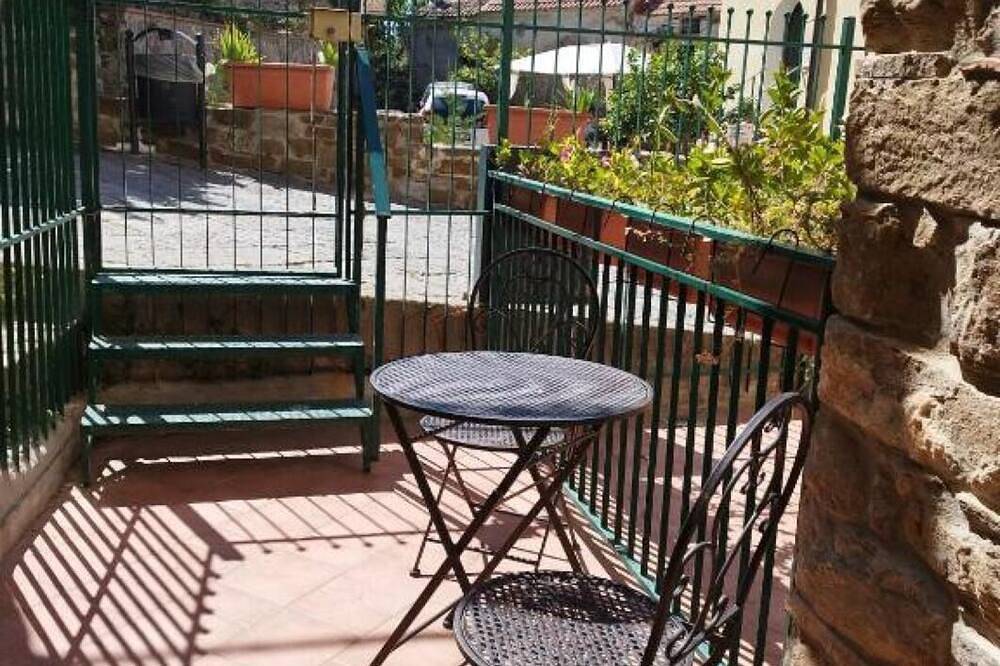 Ganze Wohnung, Ancient Aragonese Dwelling in the heart of the ancient village of Agropoli with sea view in Agropoli, Cilento